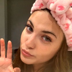 Onlyfans Model Aquamarine