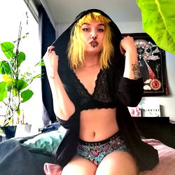 OnlyFans Model Dead Boy,