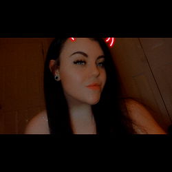 Madsmoffitt, a striking OnlyFans model!