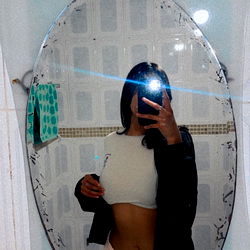 Ashanty MC - Cdmx Model Photo with Oval Mirror Reflection