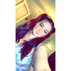 Chubby_Bitch, a candid moment captured in the mirror. 🤳🏻