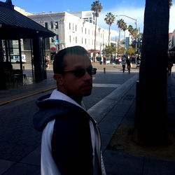 Model Amalia, an urban stroll