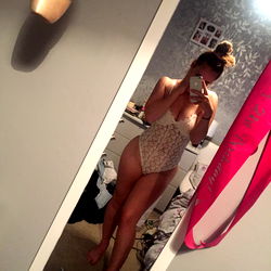 OnlyFans Model Jas in London Mirror Shot