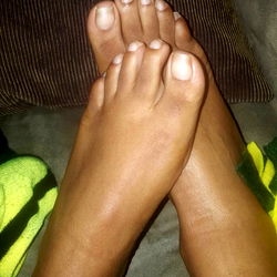 Atlanta-Based Instagram Model Sweetz Sharing Toes