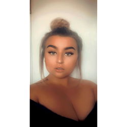 Tori Raine: A Model's World