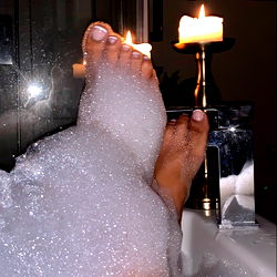 Fetish Babe: Indulgent Bath Time