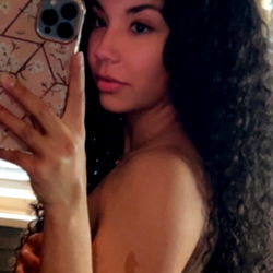 Onlyfans Model Ara Guzman