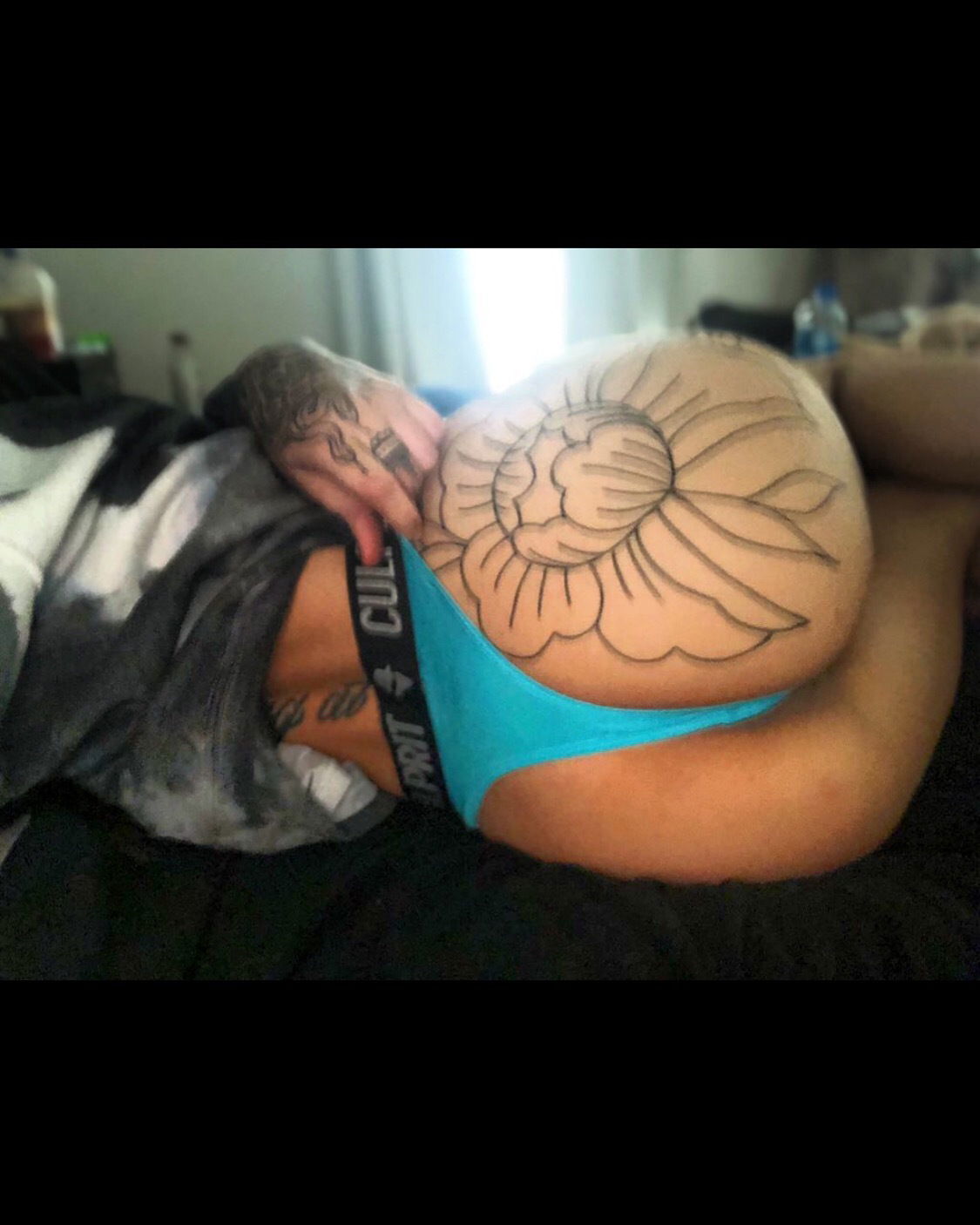 𝒮𝓎𝓁𝒶 𝒮𝓉𝑜𝓇𝓂x2 photo