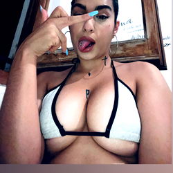 Onlyfans Model Kassandra: A Stunning Photoset