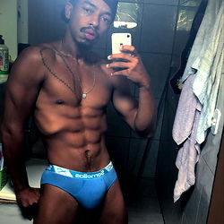 Adrianobthencurt: OnlyFans Model Showcasing a Fitness Routine