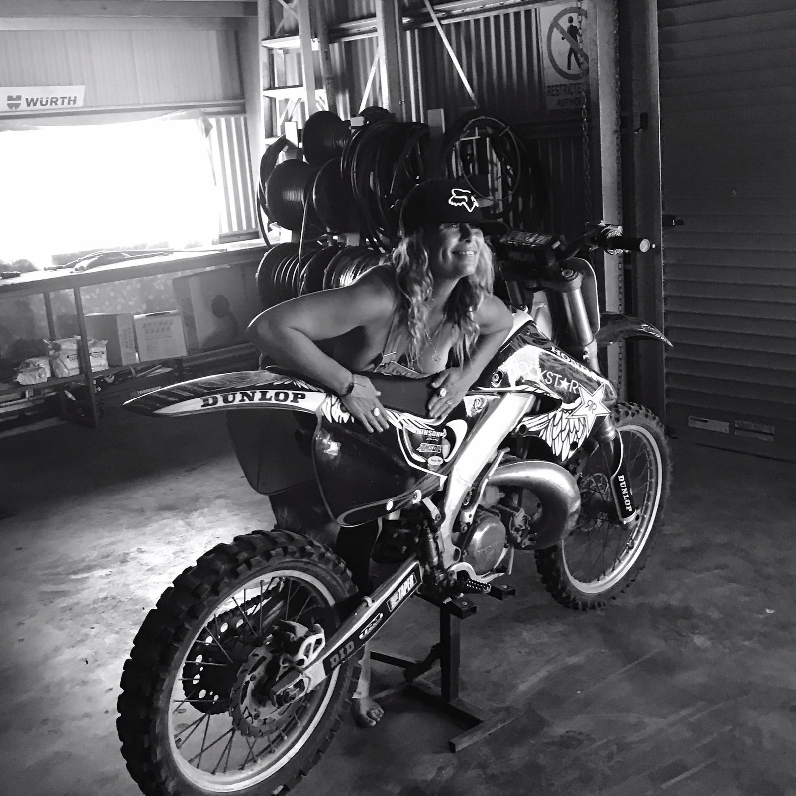 Golddust mermaid 🧜‍♀️ 💜 photo