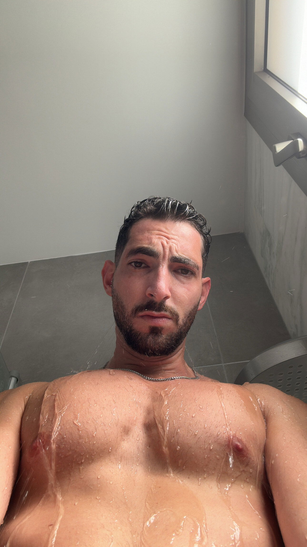 Alpha East Guy SFW ACCOUNT 😈 photo