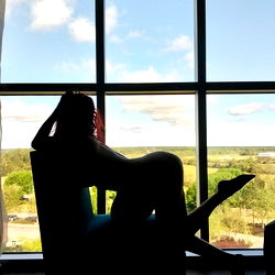 Amanda Conda, Relaxed and Contemplative