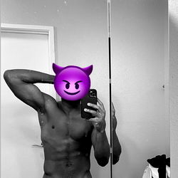 OnlyFans Model Driller in Muscle Flexing Selfie