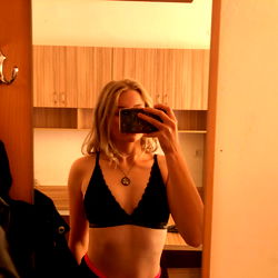 OnlyFans Model Golden Shadow