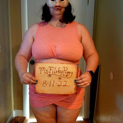 MsFilthyPiggy in Unique Costume