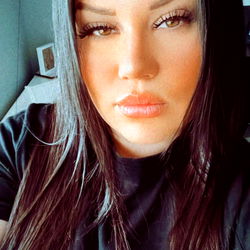 Amelia Lewis - OnlyFans Model