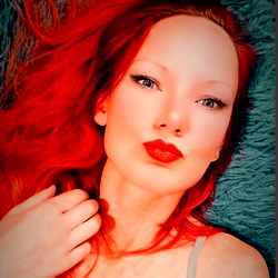 Skaiva666: Vivid Red Hair, Smooth Eyeshadow, and Fierce Freckles