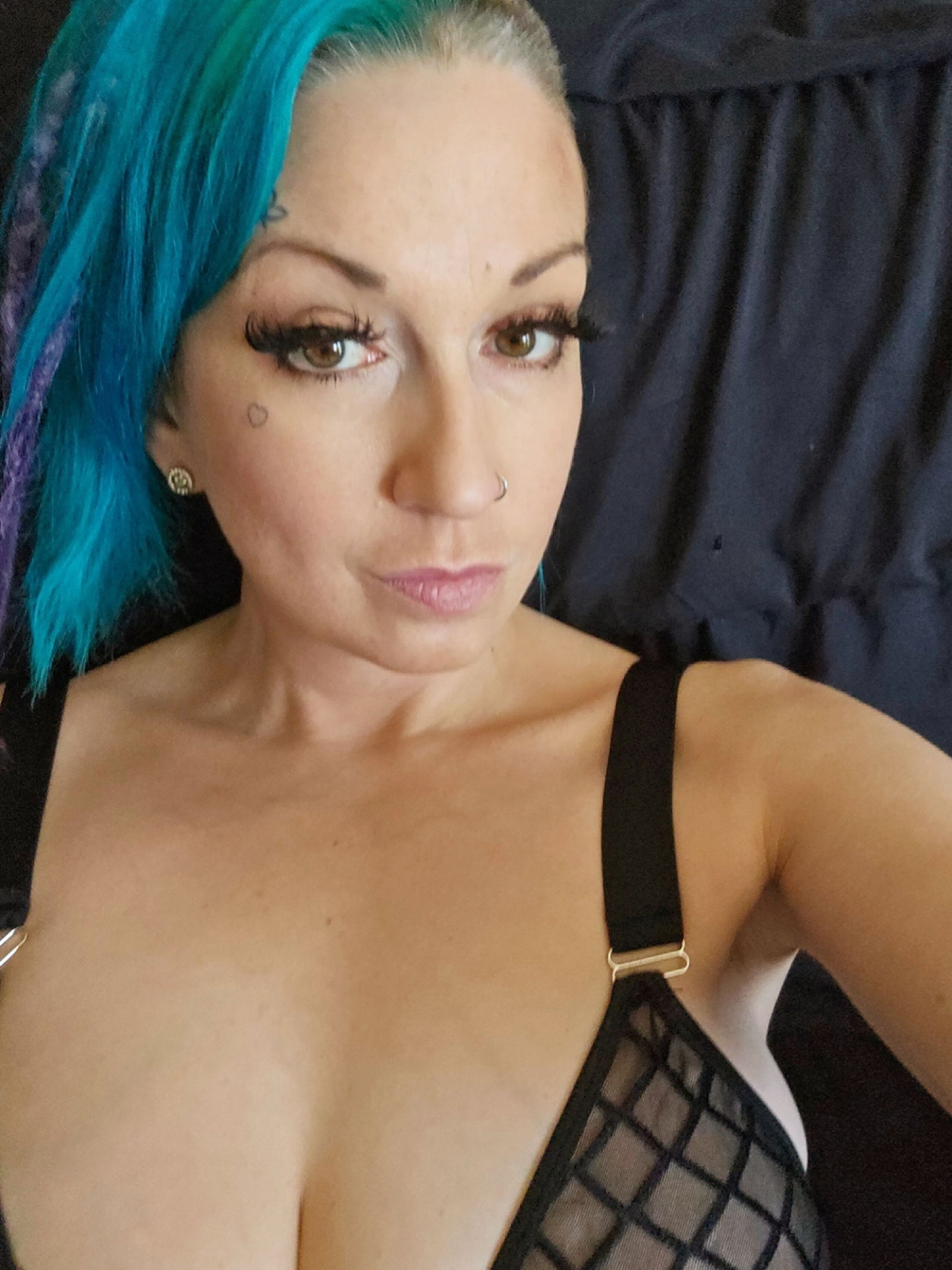 SpookyxBee Free 😈🐝 photo