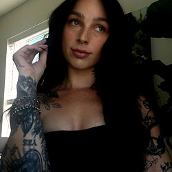 Ally Bat, a Body Art Expert and Influencer