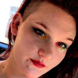 Mossy Dragon's Striking Short Hair