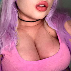 OnlyFans Bella's Pink and Purple Look