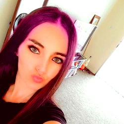 Vibrant and Stylish OnlyFans Model Emily from Arizona