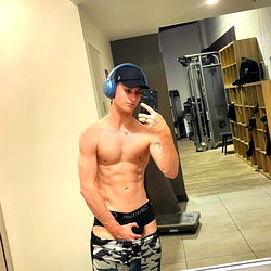 BabyHercules 🍆💦🍑 photo