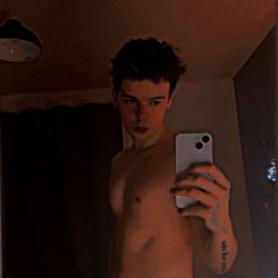 Ally, A United Kingdoms Model: Strong Framework for Fashion and Beauty