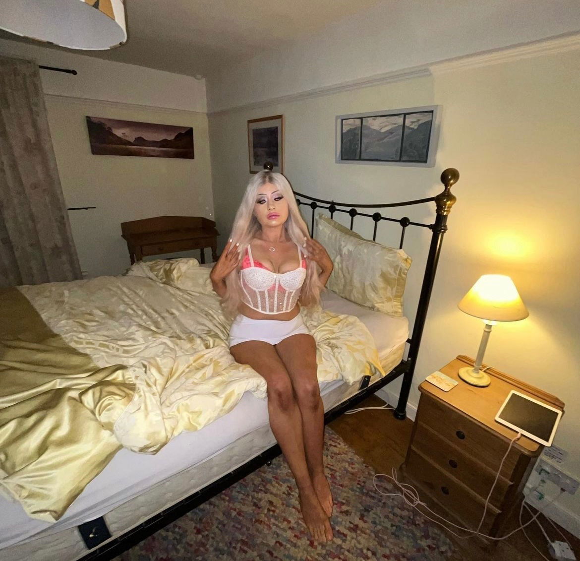 Amy ✨ FREE PAGE 🍭 photo