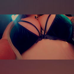 Model Photo of DIOSA TETONA💋 from Houston