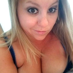 OnlyFans Model A, In a Blurry Snapshot