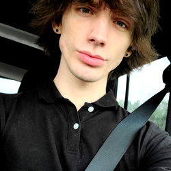 Archiie: Onlyfans Model