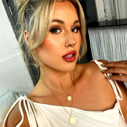 Model Photoshoot with Zoe Carter