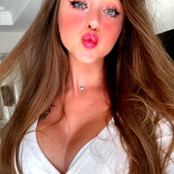 Eveross on OnlyFans - Model Photo