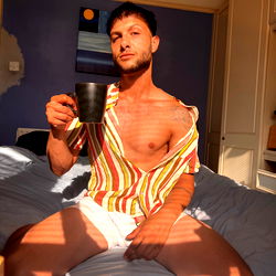 Model Photo for OnlyFans Model LoveMeNow