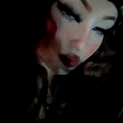 Mysterious Figure in Dynamic VR