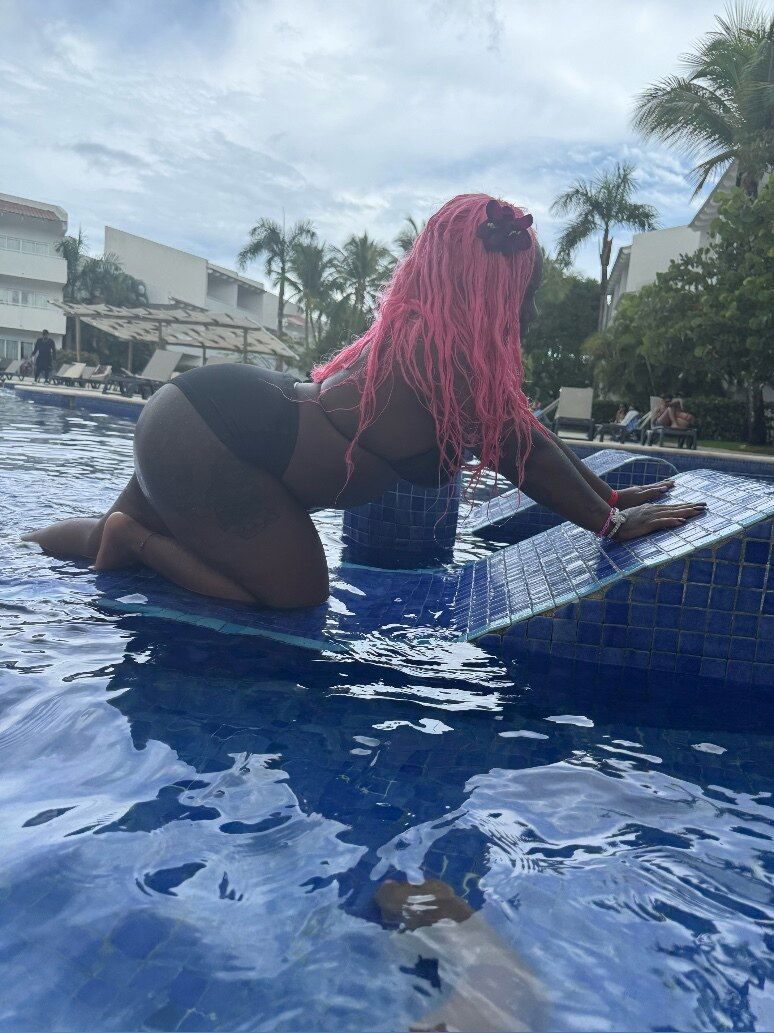 WET WET 💦💦🫦 photo