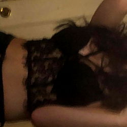 Onlyfans Model April West, Rekindling Online Relationship