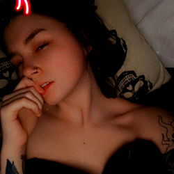 Uranus OnlyFans Rose in Repose