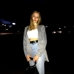 Alice J. Macdezy: Chic Evening Outfit