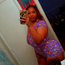 Sheedathestallion in Her Modeling Room