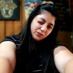 Isabella, a Latina model capturing attention on social media