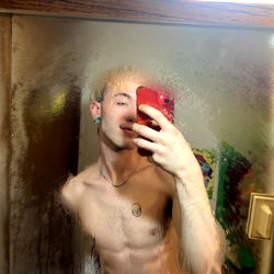 Naked Man Posts OnlyFans Photo