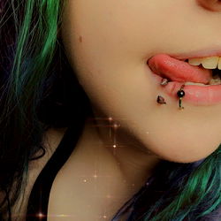 Lexi Lee's Colorful and Stylish Look 🎨