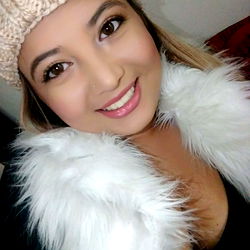 Alice Ross - Onlyfans Model in Cute Selfie