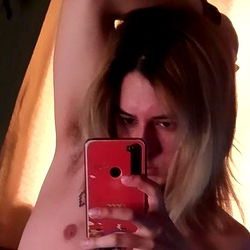 OOZ∀⅁ ⊥∀Ǝᴚ⅁ ƎH⊥ photo