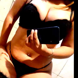 Stunning OnlyFans Model 👿Abril👿,