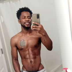 AjSaute, an Onlyfans Model Shows Off His Physique