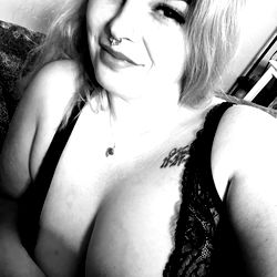 Cara Hard, Onlyfans Model